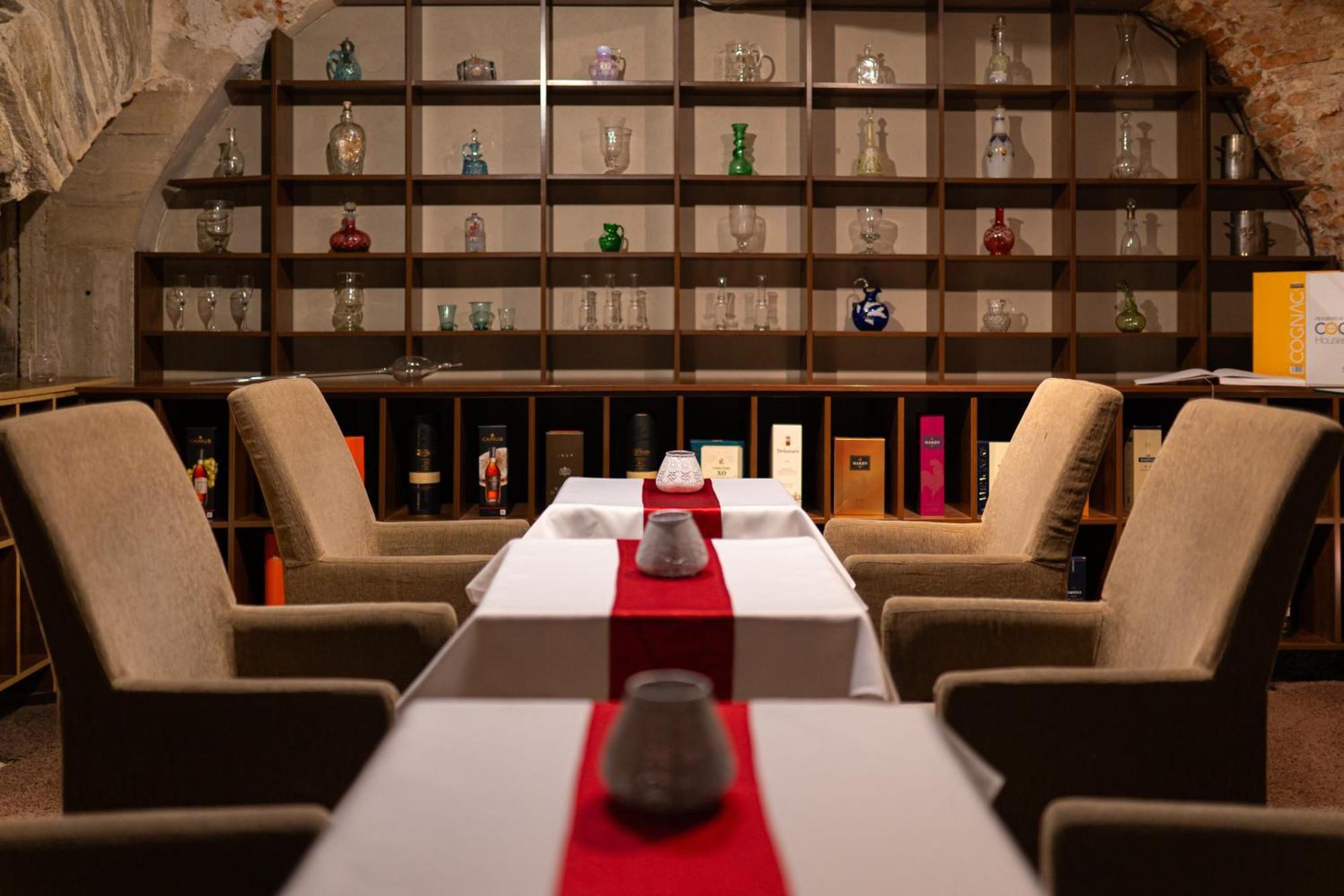 Boutique Hotel Zlaty Dukat Kosice Ngoại thất bức ảnh