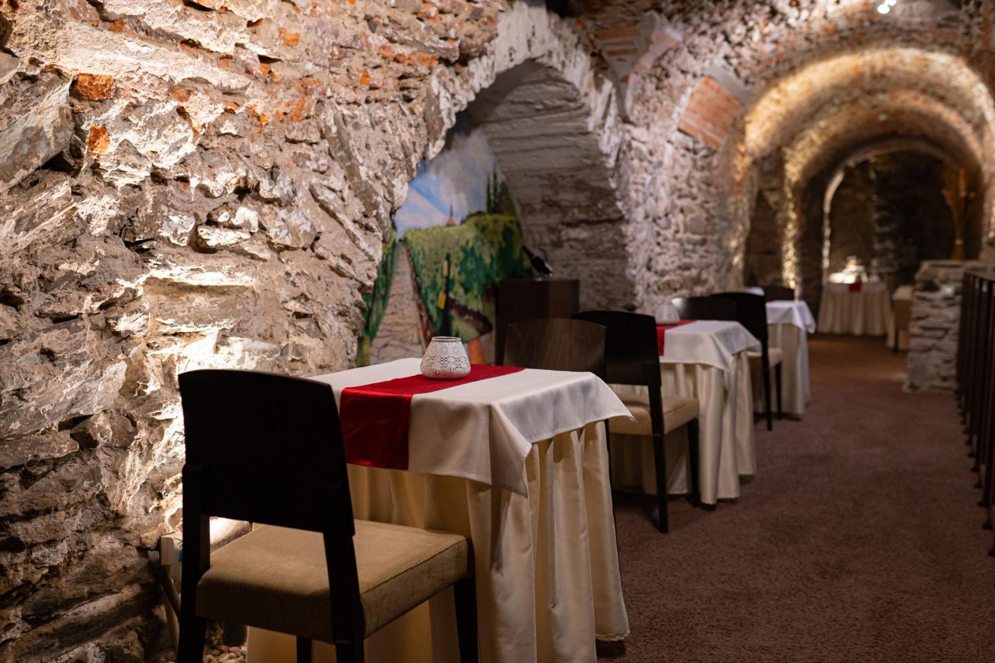Boutique Hotel Zlaty Dukat Kosice Ngoại thất bức ảnh