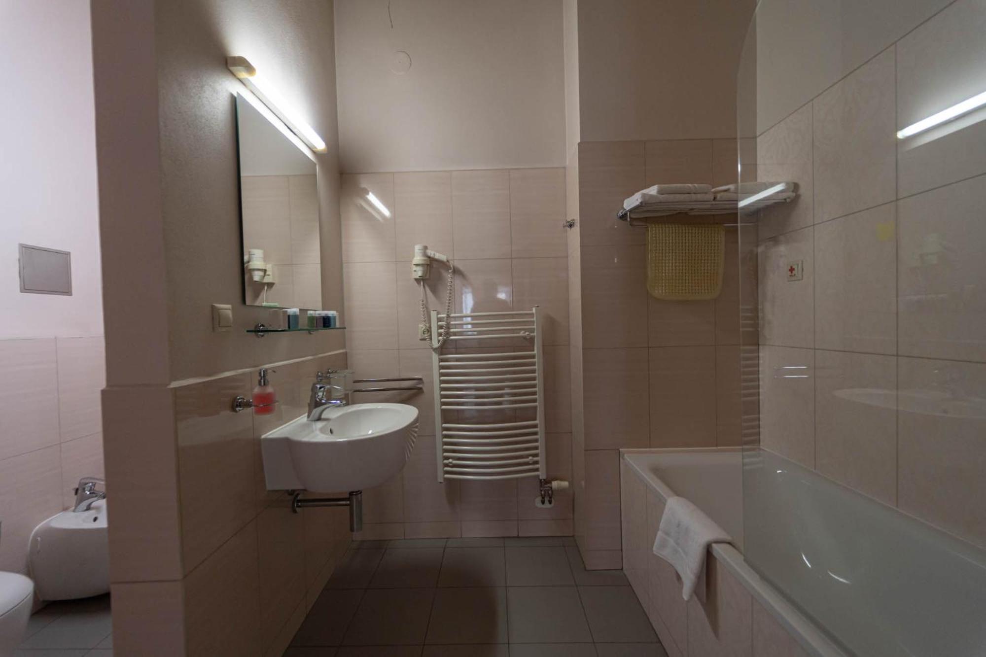 Boutique Hotel Zlaty Dukat Kosice Ngoại thất bức ảnh