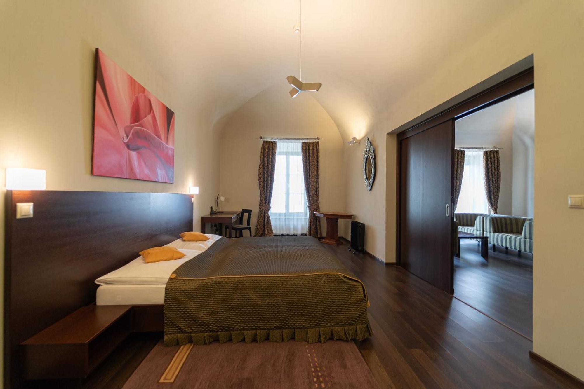 Boutique Hotel Zlaty Dukat Kosice Ngoại thất bức ảnh