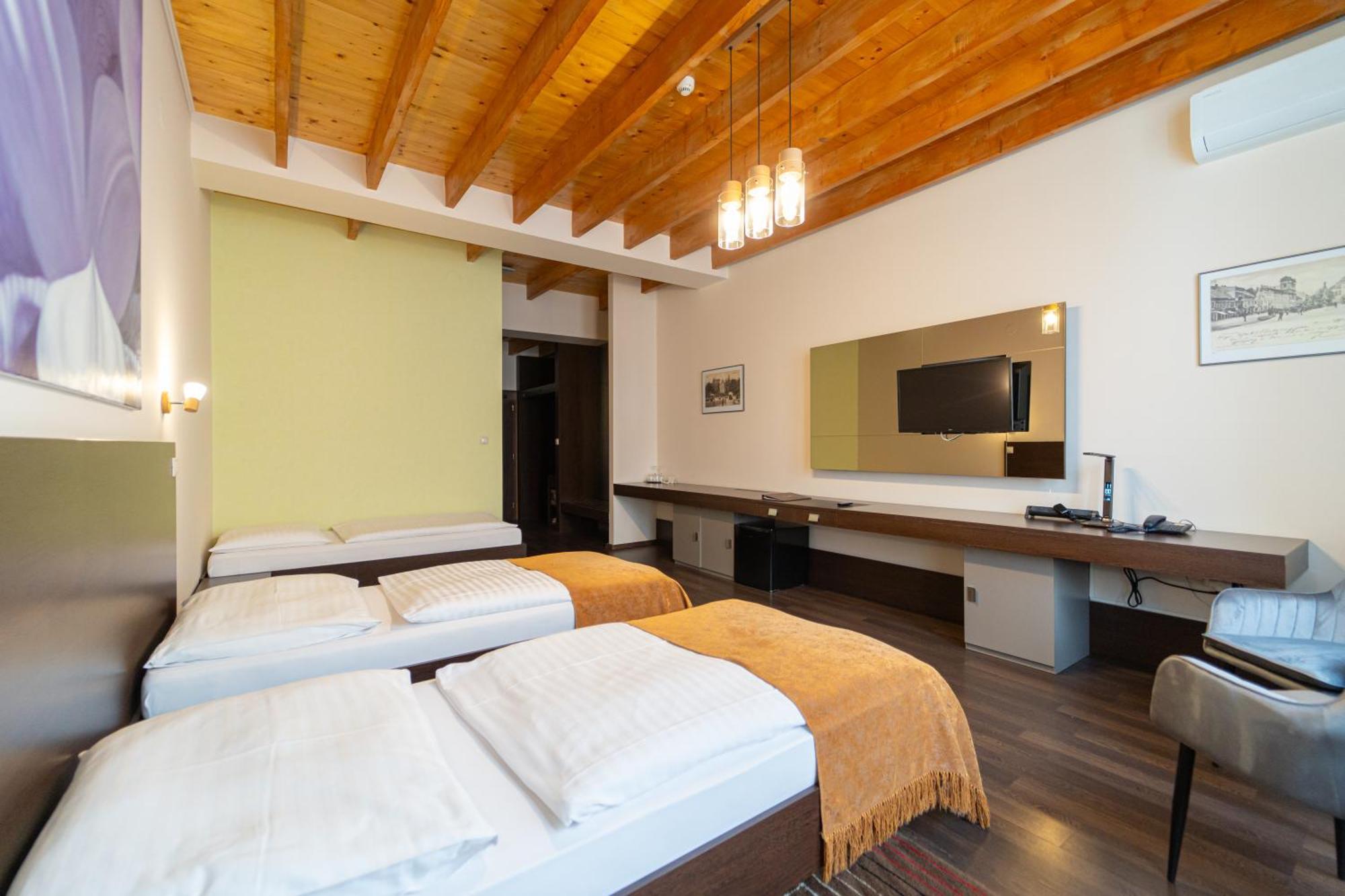 Boutique Hotel Zlaty Dukat Kosice Ngoại thất bức ảnh
