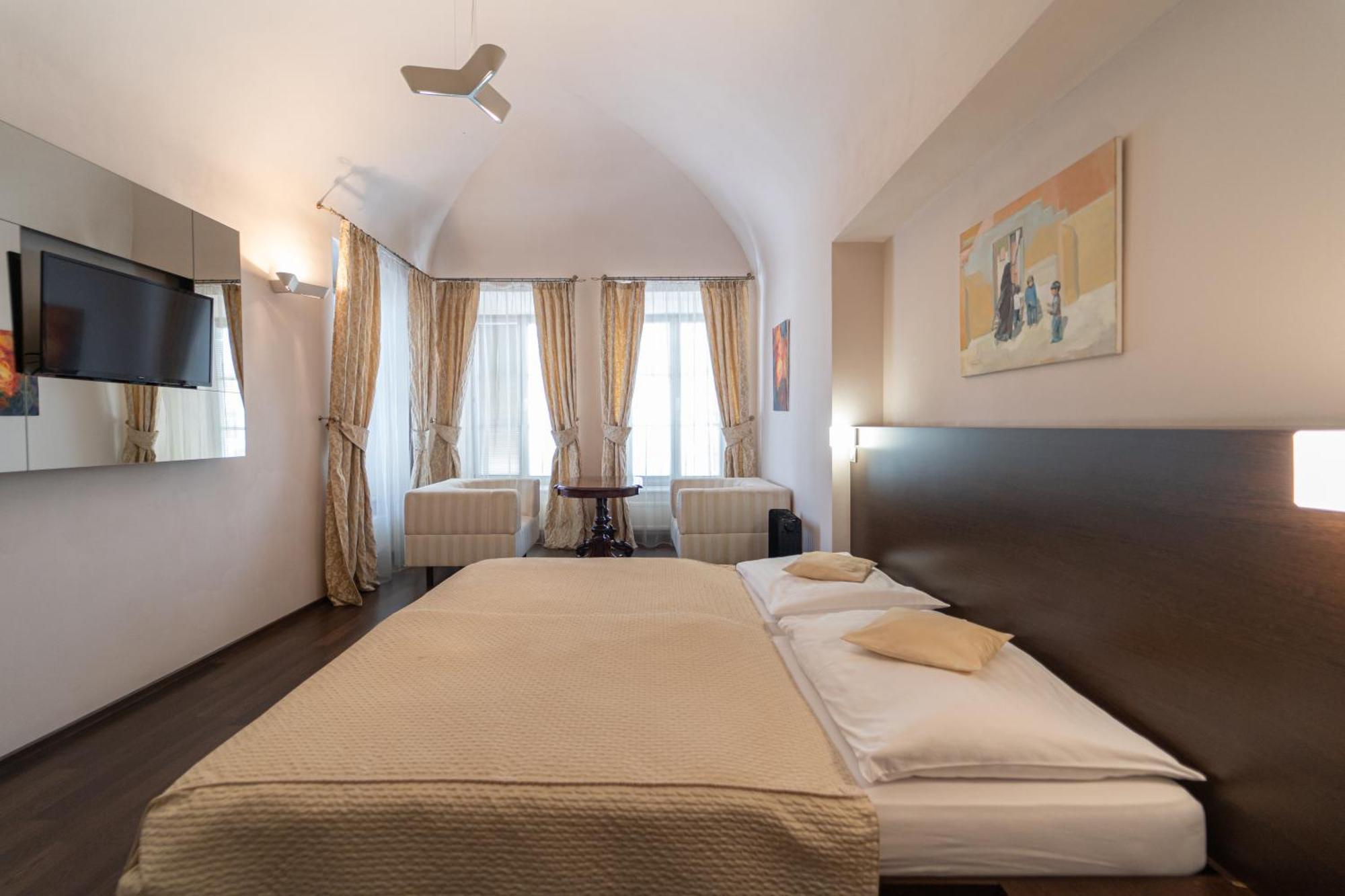 Boutique Hotel Zlaty Dukat Kosice Ngoại thất bức ảnh